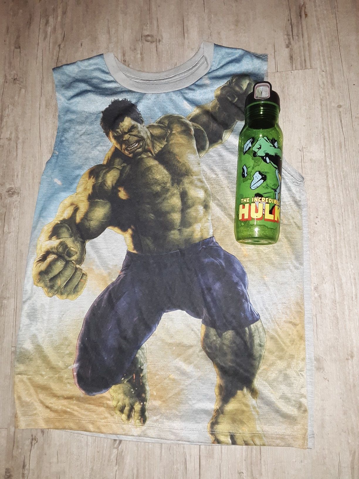 Marvel Incredible Hulk Tank-Top & Water Bottle