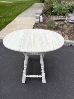 Vintage Wood Drop Leaf Gate Leg Table Turned Legs