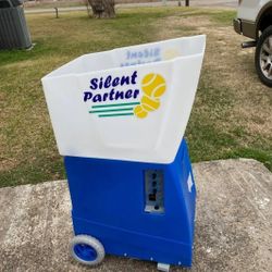 Silent Partner Edge Lite R Tennis Ball Machine 