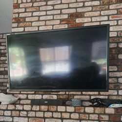 50" Sceptre 4K TV w Swivel Wall Mount
