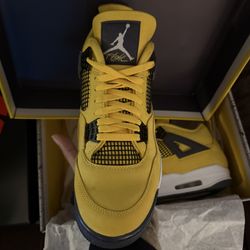 Jordan 4 Lightning 