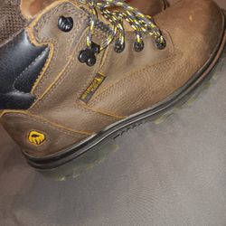 Womans Wolvering Workboots Size 6.5