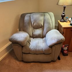 Oversized Rocker/Recliner. You Pick Up. 