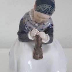 Royal Copenhagen Denmark Porcelain Knitting Amager Girl Figurine 1314