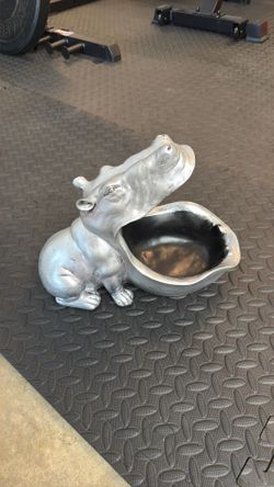 Hippo decoration