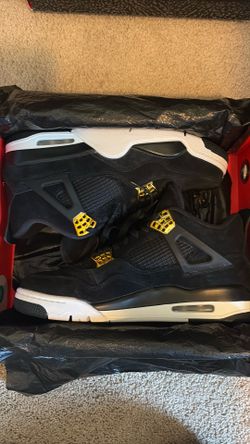 Jordan 4 Royalty Size 10