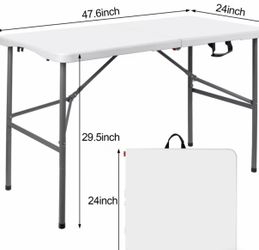Folding table