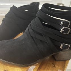 NEW Black Women Boots Never Worn Size 8.5M 
