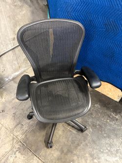 Aeron chair desk