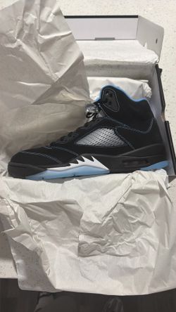 Jordan Black Carolina 5