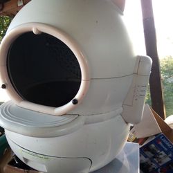 Self Cleaning Litter Box
