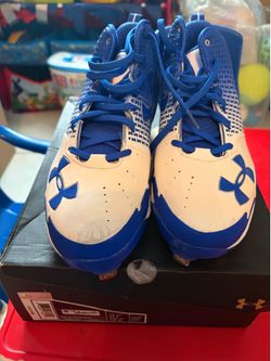 Men’s underarmour baseball cleats size: 10