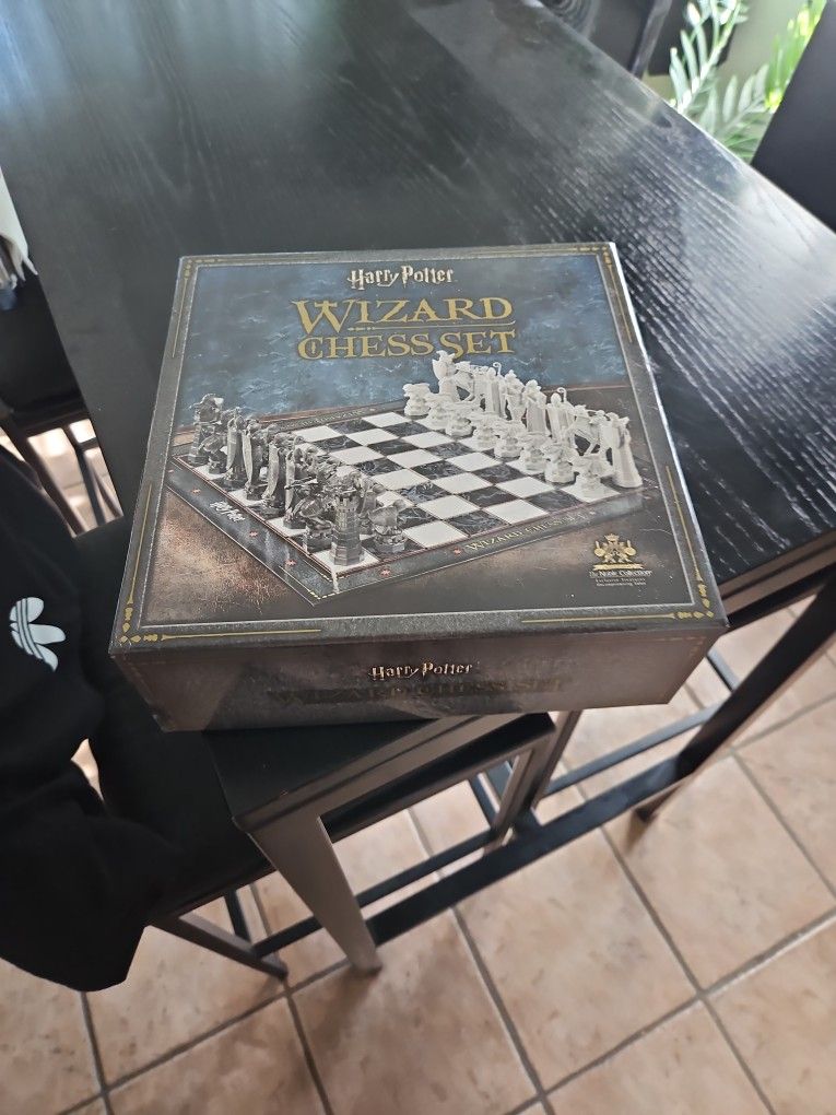 Harry Potter Noble Collection Chess Set