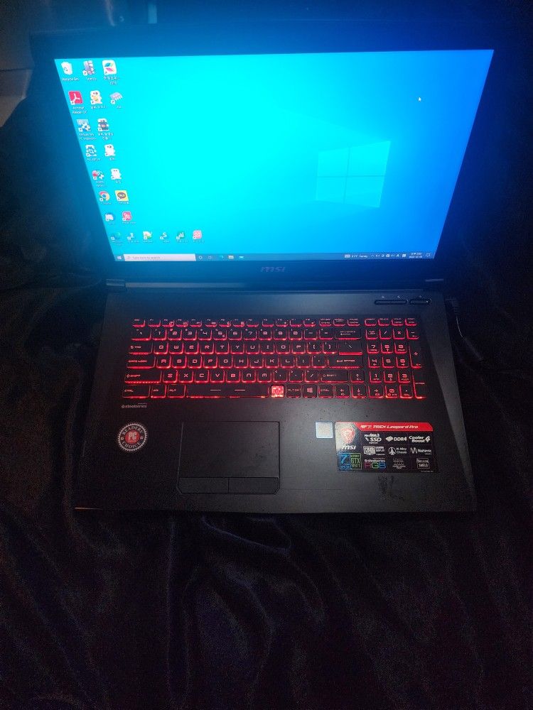 MSI MS-1799 GE72 7RE 17.3" Intel i7 2.80Ghz 16GB RAM 250GB SSD GTX 1050 Ti 120Hz Laptop