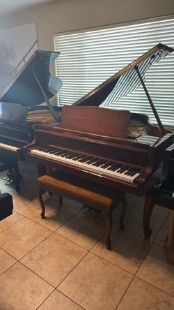 YAMAHA G2 GRAND PIANO