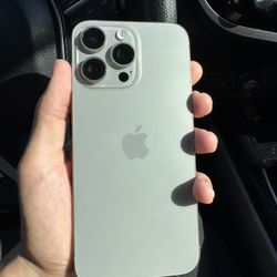 iPhone 15 Pro Max (AT&T Cricket)256gb