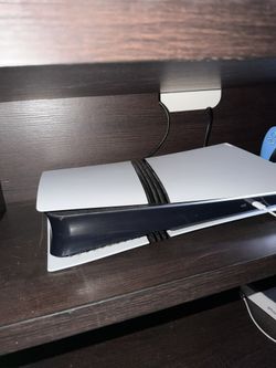 Ps5 Pro 2Tb And 3 Controllers With Charging Station And Headset