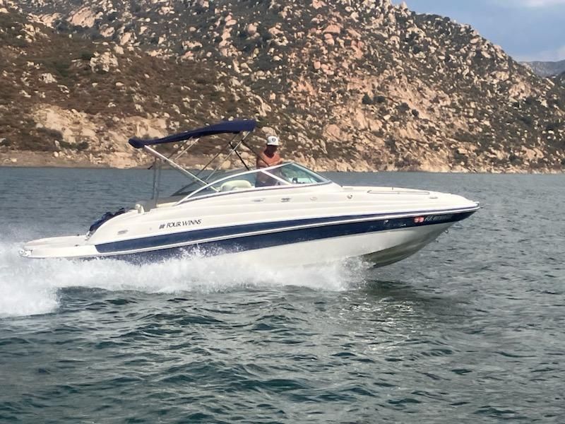 2003 Four Winns Fun ship 214 deck boat