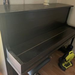 Howard Vintage Piano