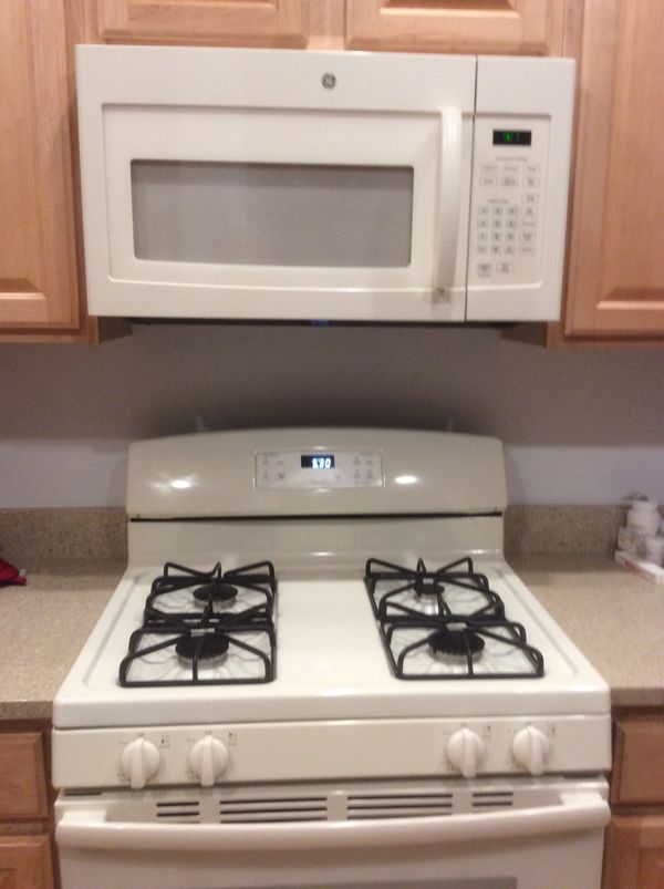 GE Gas range and microwave for Sale in Berlin, MD OfferUp