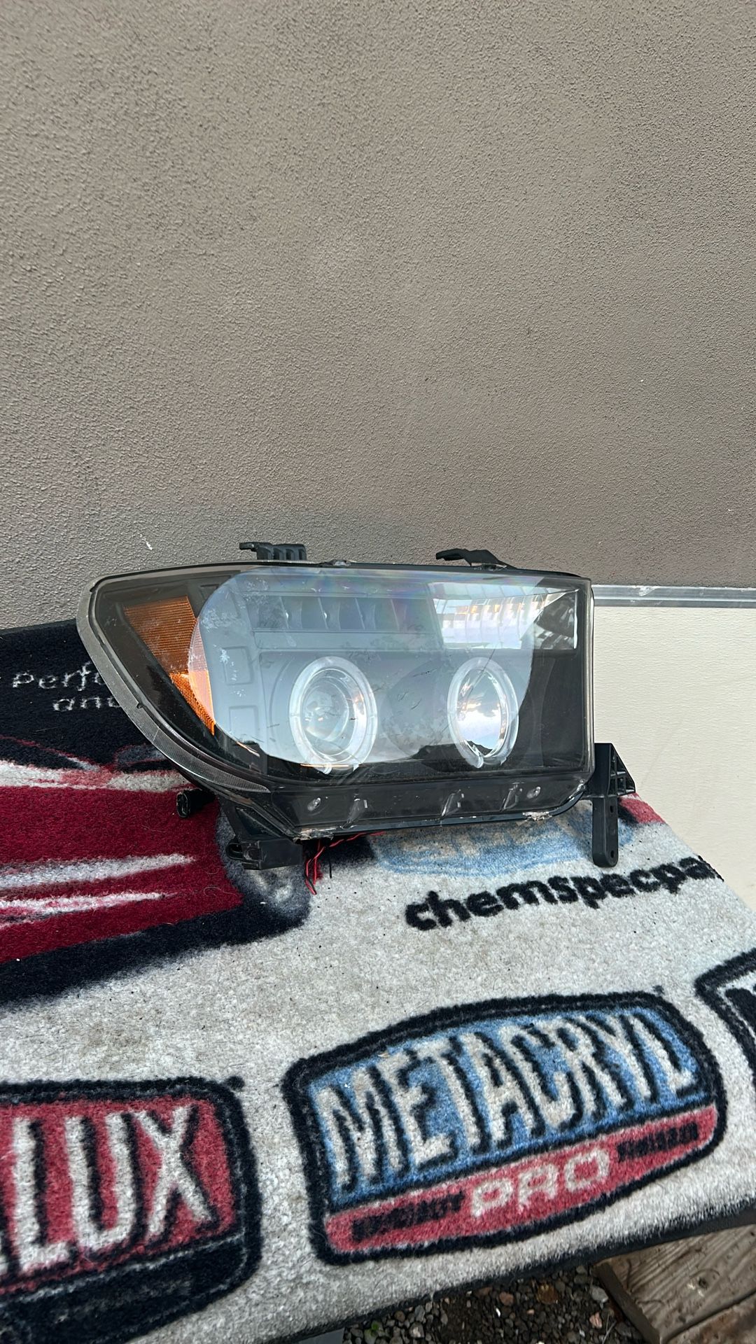 2007-2013 Toyota Tundra Right Headlight
