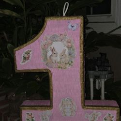 Glo's Custom Made Piñatas 