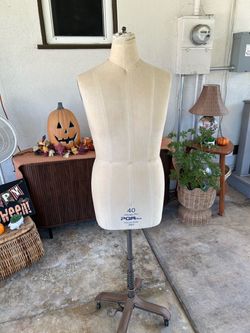 40 PGM Industry Pro Natural Body dress form from 2007