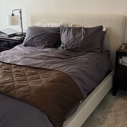 Living spaces Queen bedroom set