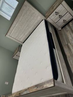 Queen Size Bed Set