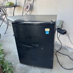Mini Fridge 