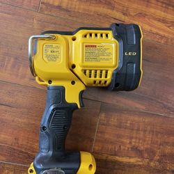 DEWALT 20V MAX Cordless LED Jobsite Spotlight NO BATTERY NO CHARGER
