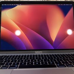 APPLE MACBOOK PRO 2017