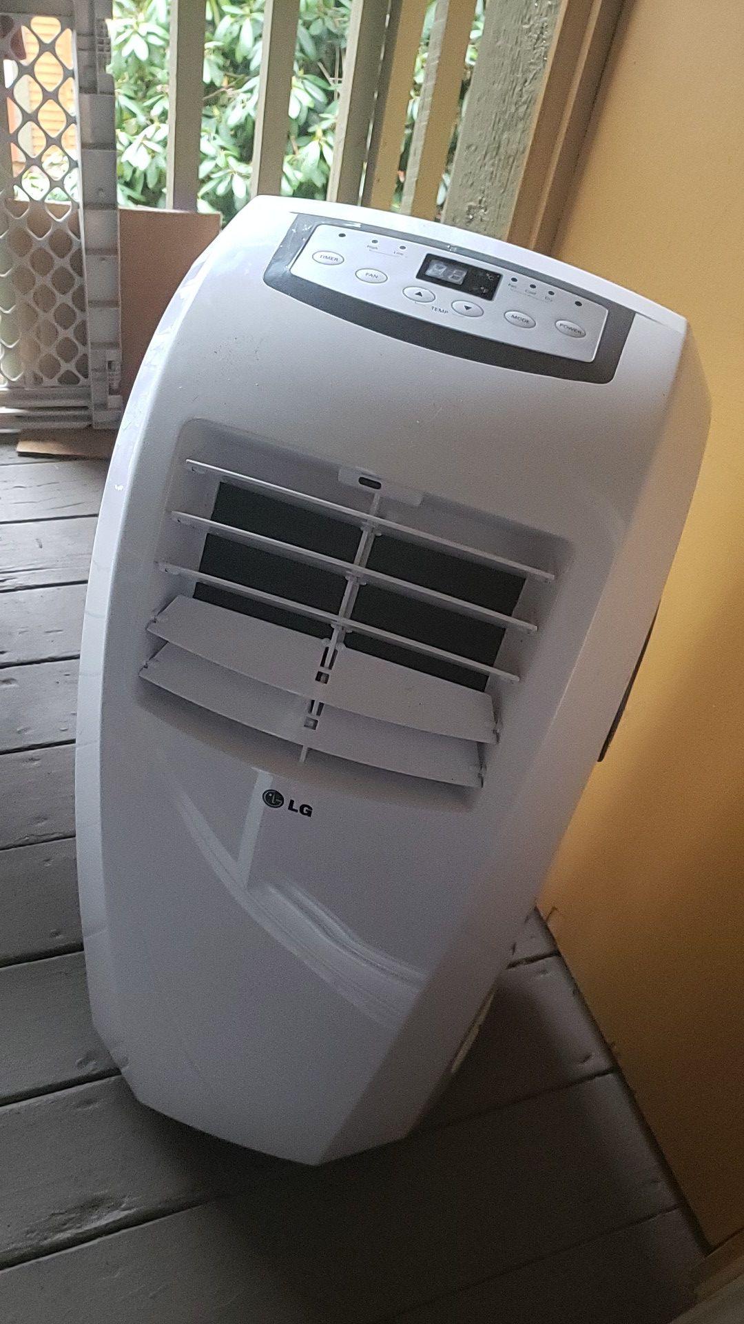 LG Portable Air Conditioner - 9,000 BTU