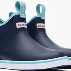 W's Size 10.   6" Xtratuf