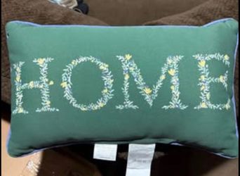Set of 2 Hampton Bay Home Flowers Lumbar Outdoor Throw Pillow