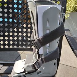 Medical Boot, Aircast, Brand New, Free