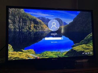 32inch Hitachi Tv *Comes with remote and HDMI*