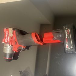 Milwakuee Drill And Battery 4ah