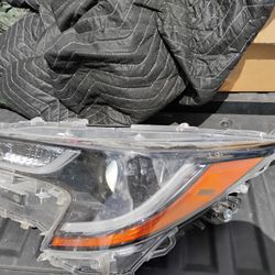 2021 Toyota Corolla Driver Side Headlight OEM