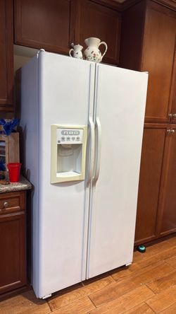 GE Smart Water Plus Refrigerator