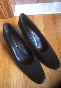Prada woman’s dress shoes (S39) - used
