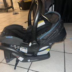 Graco Car seat With Base