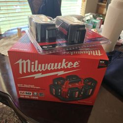 M18 (2) Batteries XC 5.0s and M18 6-Pack Sequential Charger Tower