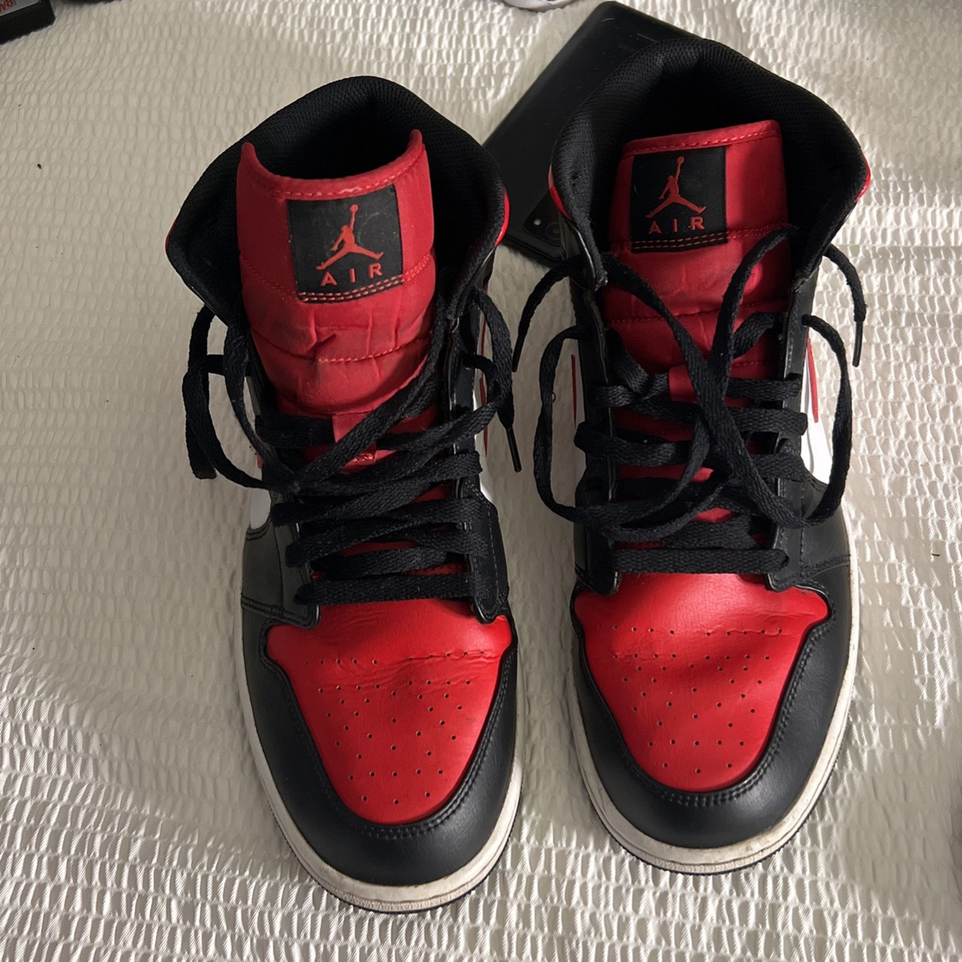 Jordan 1 Mids 