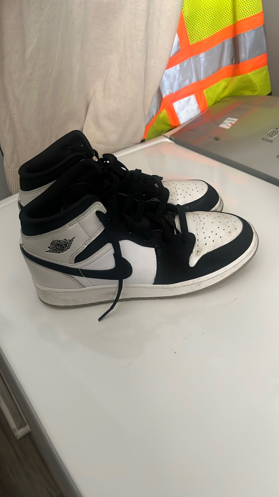 Jordan 1 Mid