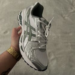 ASICS Gel Kayano 14 Size 11