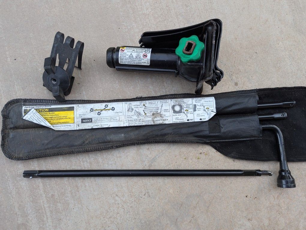 GMC Trucks Jack/Lug Wrench Tool Kit