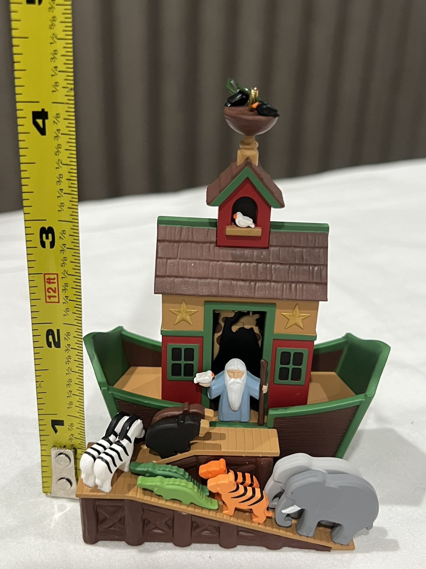 Hallmark Keepsake Christmas Ornament Traditional Noah's Ark 2013 EUC