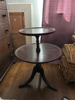 Free vintage round two tier side table