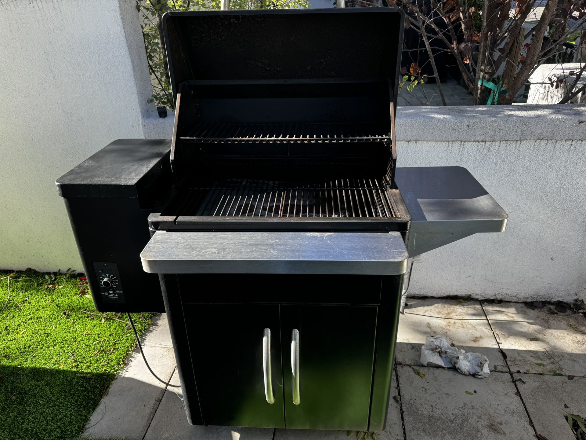 Traeger Model TFS62PLD Grill for Sale in Westchester, CA OfferUp